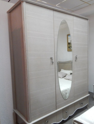 Шкаф Лаура ММ-267-01/03 фото Шкаф Лаура ММ-267-01/03. Фото №4